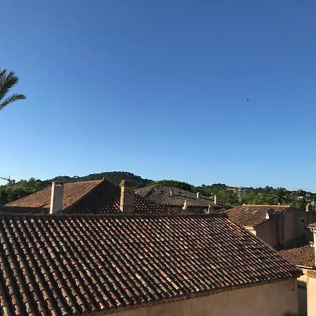 Village - Duplex Lumineux Avec Vue Magnifique Sur Les Toits Apartment Saint-Tropez
